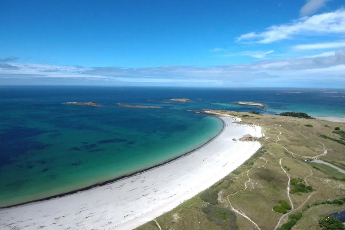 Au Calme, A 250 Metres De La Plage Et Des Dunes Ploudalmezeau